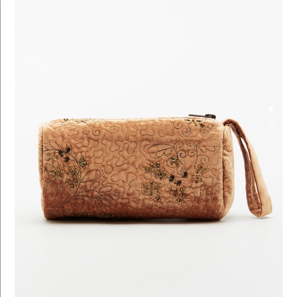 Zara velvet pouch blogger’s fav - Picture 3 of 5